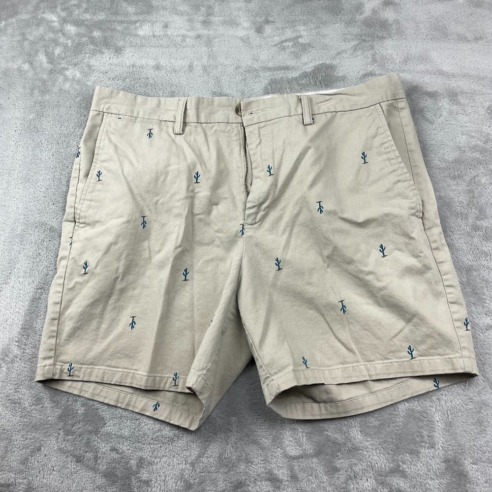 Old Navy Ultimate Slim Cactus Flat Front Shorts Men's Size 36